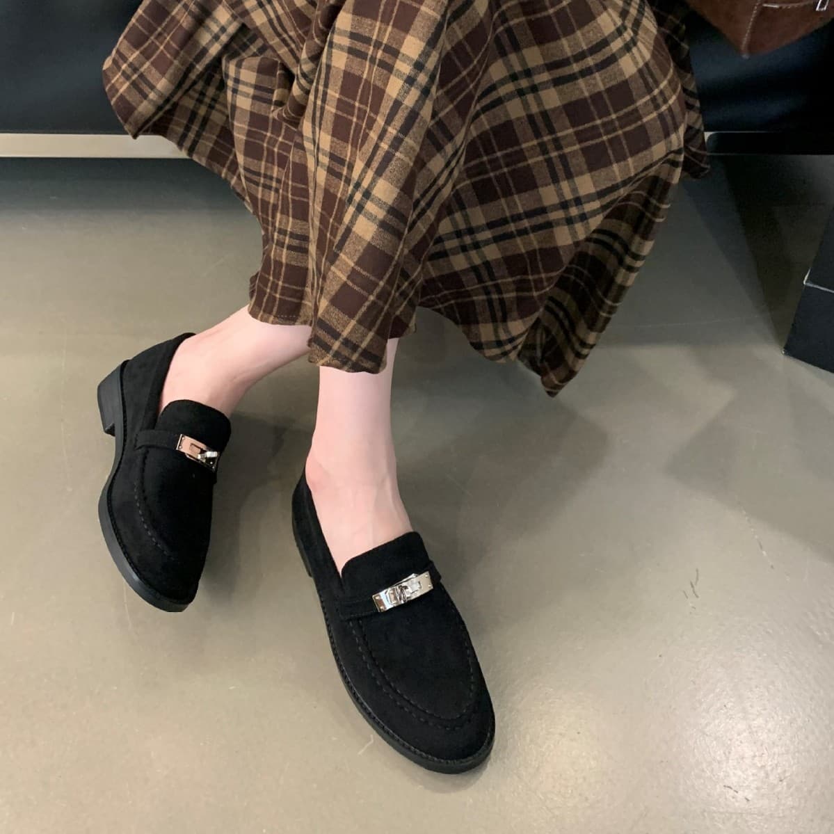 スエード靴 クラシカルモダンスエードローファー