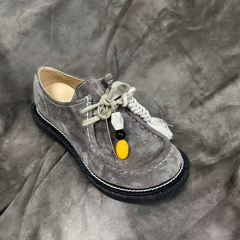 スエード靴 ビーズ飾り付きモカシンシューズ